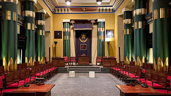 Freemasons serving the community
